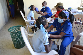 Howard students in Haiti (courtesy of Victoria M. Walker)